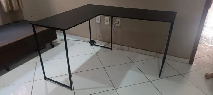 ? Mesa de Escritório MDF Preta - Semi Nova, Excelente Estado