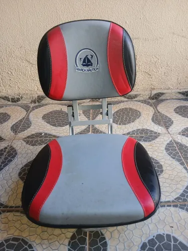 Cadeira giratória dobrável para barco