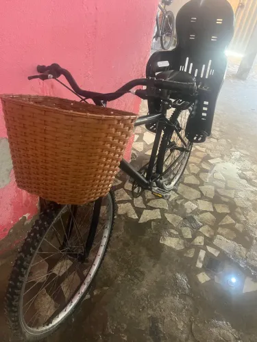 Vendo bicicleta já com cadeirinha