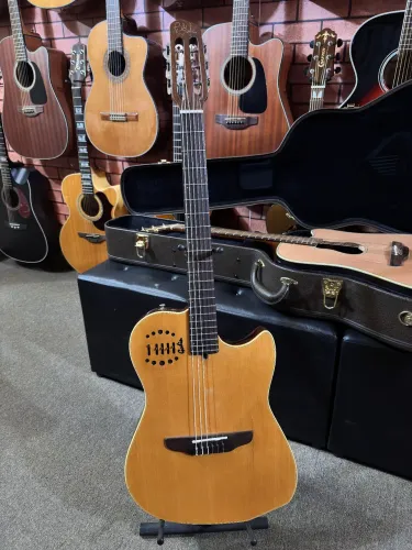 Violão Godin Duet steel com cordas de nylon flat elétrico ANALISO TROCAS