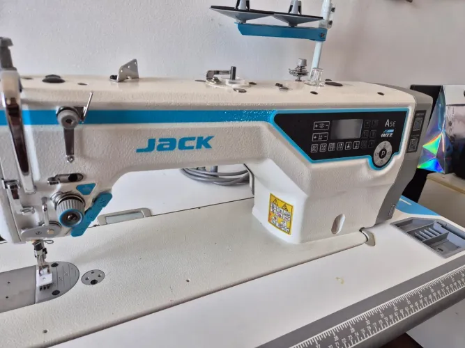 Maquina de costura RETA JACK