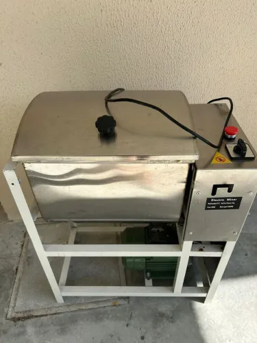 O MENOR PREÇO!!! Masseira basculante 15kg