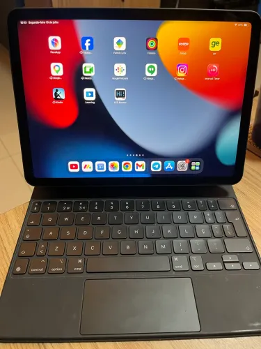 Apple IPad Air 5 geração (11) 64gb