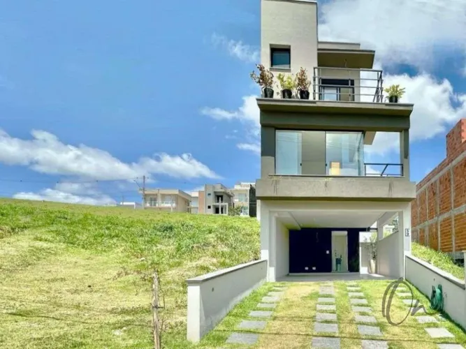 Casa em Condomínio à venda em Cotia-SP, Terra Nobre: 3 quartos, 1 suíte, 2 salas, 3 banhei