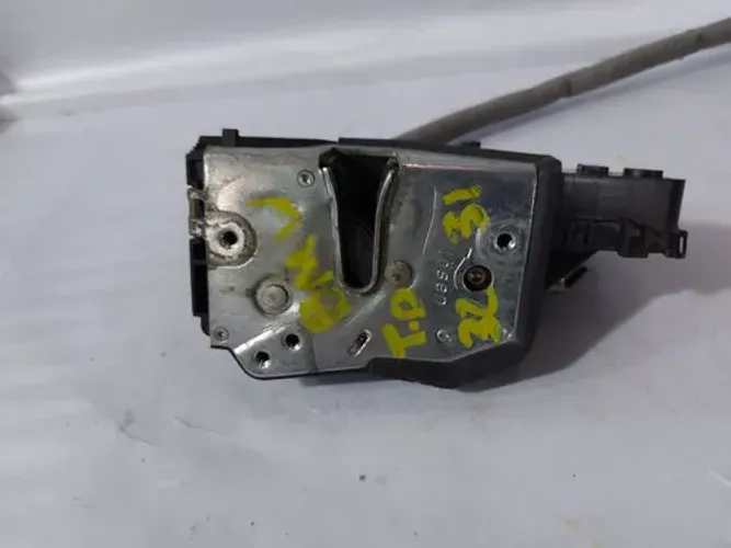 Fechadura Porta Traseira Direita Bmw 323i 325 328 E46 98/03 