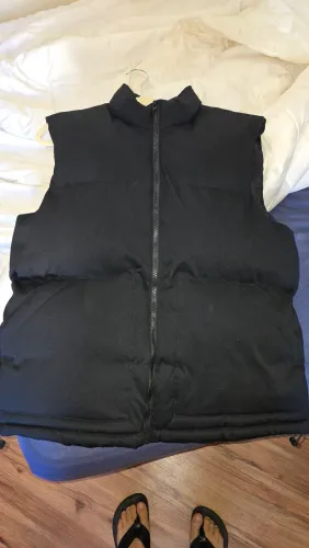 Colete puffer ZARA.