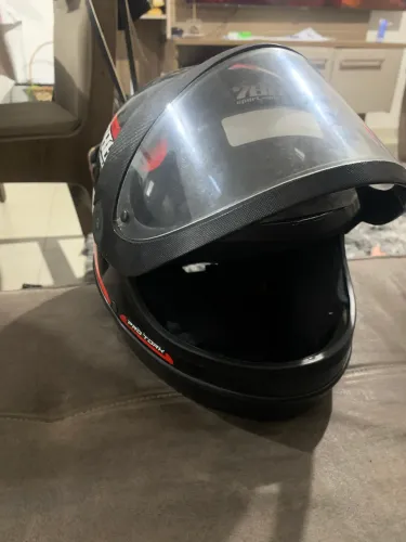 Vende-se capacete