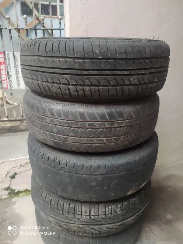 Vendo roda de ferro em bom estado