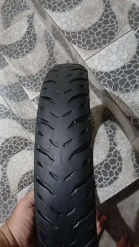 Vendo um pneu