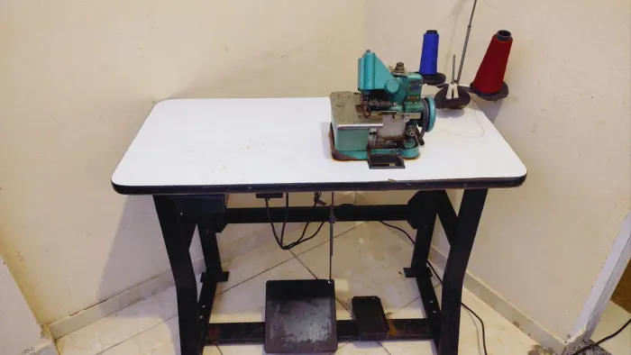 Máquina overloque completa
