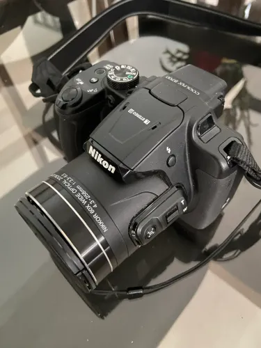 Câmera Fotográfica Nikon B700
