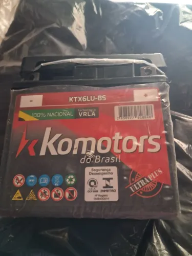 Vendo Bateria pra moto Komotrs CG 150 160 com partida