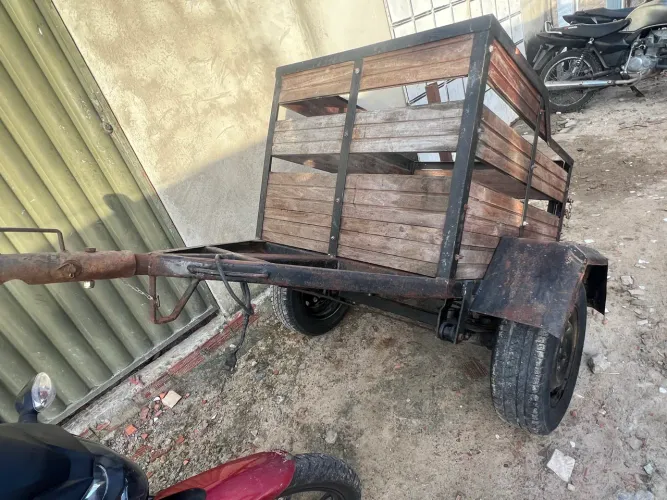Vendo reboque para carro ou moto semi novo