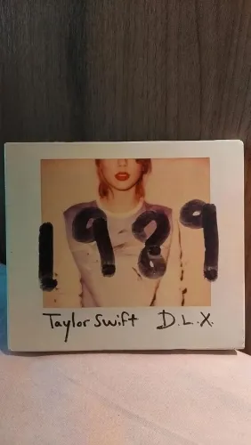 CD Taylor Swift 1989 Deluxe polaroids 1/13