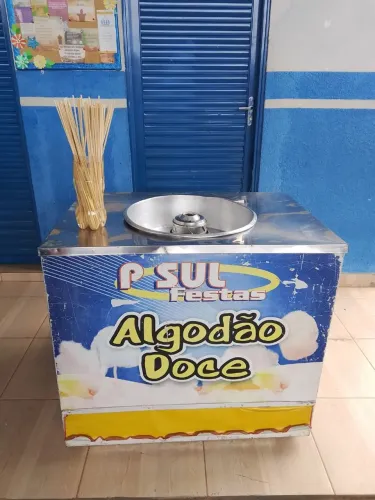 Máquina de algodão doce Braesi + carrocinha