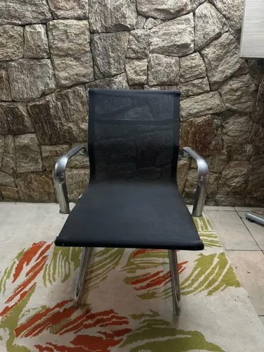 Cadeira Fixa Interlocutor Tela Mesh Cromada - R$ 170 (Excelente Estado!)