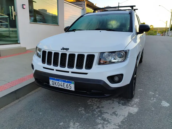 Jeep Compass Sport 2.0 16V 156cv 5P 2014