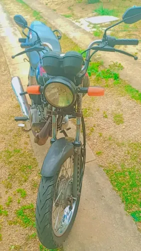 Moto muito boa, kit novo, 02 pneu novos aro novo 