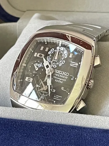 Seiko Premier Chronograph Alarm SNAF03P1 - Safira - Completo