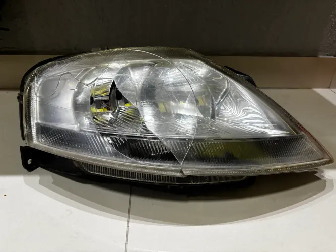 Vendo farol DIREITO Citroën c3 - 2003 a 2012 
