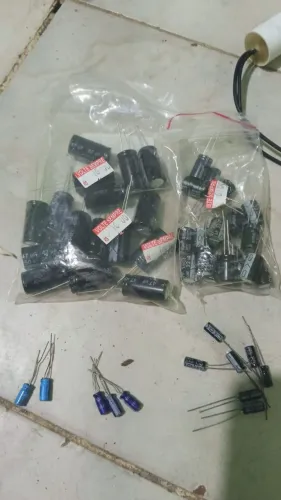 Kit de Capacitores Eletrolíticos Radiais - Novos