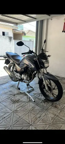 Moto único dono quitada toda certinha vendendo por motivos pessoais