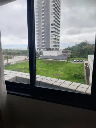 VENDO FLAT NO BIARRITS NA ENTRADA DA LITORÂNEA COM 1 QUARTO