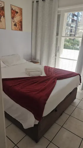 Apto Gonzaga. Diária 150,00. Mensal 3.200,00. Venda 450.000,00