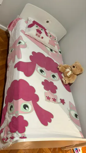 Cama de Solteiro Infantil/Juvenil com Design Delicado (Branca)
