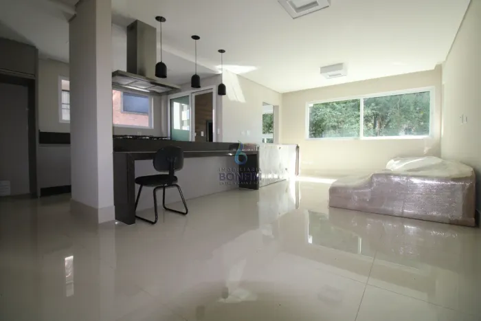 APARTAMENTO SEMI MOBILIADO NO ALTO DA GLÓRIA COM 3 QUARTOS, SENDO 2 SUÍTES E 3 VAGAS DE GA
