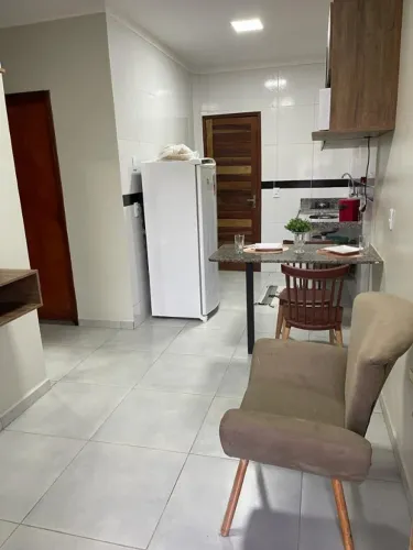 Aluga se Apto todo mobiliado Bairro Costa e Silva de 2/4