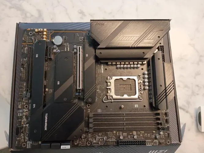 02 unidades - Placa Mãe MSI MAG Z790 Tomahawk