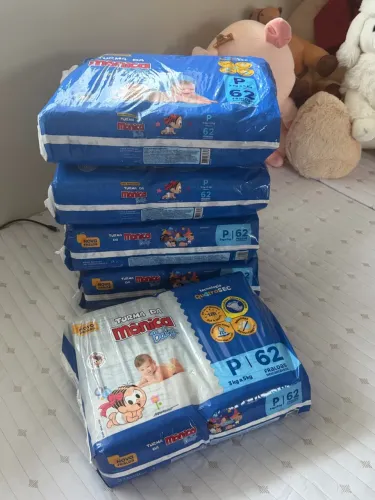 Kit 5 fraldas turma da Mônica tamanho P- 62 unidades cada pacote 