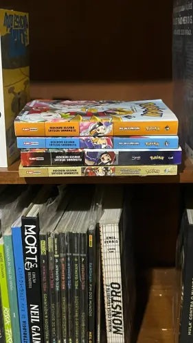 Coleção Pokémon- Platinum 1 e 2. 1 XY 1 e Gold. (Total 4 volumes)