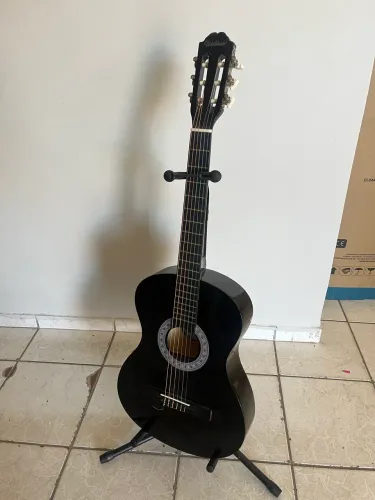 VIOLÃO ACÚSTICO EM PERFEITO ESTADO