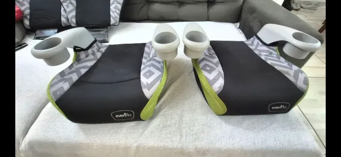 Duas cadeiras ou uma cadeira de segurança Evenflo Goody 2 em 1