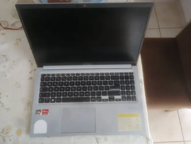 Vendo Asus Vivobook Ryzen 7 com defeito