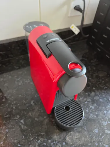 Cafeteira Nespresso Essenza Mini 220V