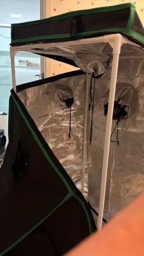Tenda de cultivo para plantas indoor.