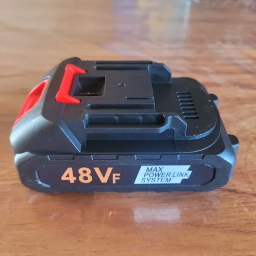 Bateria 48V Recarregável produto novo serve para vários tipos de Ferramenta 