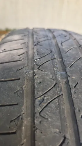 4 Pneus 175 / 65 R15 power contact 2 continental