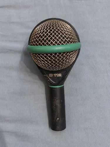 Microfone AKG D112 Original - Bumbo, Baixo e Percussão