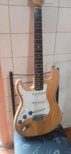 Guitarra Michael Stratocaster