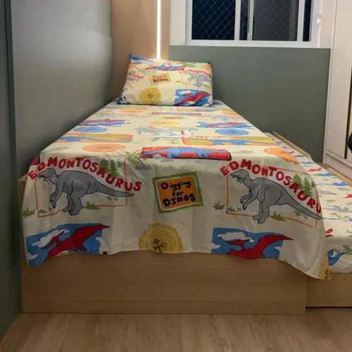 Cama solteiro com auxiliar + colchões