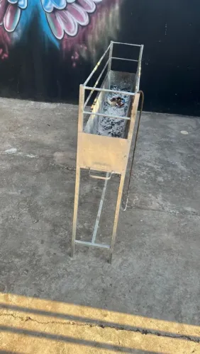 Churrasqueira galvanizada para espeto
