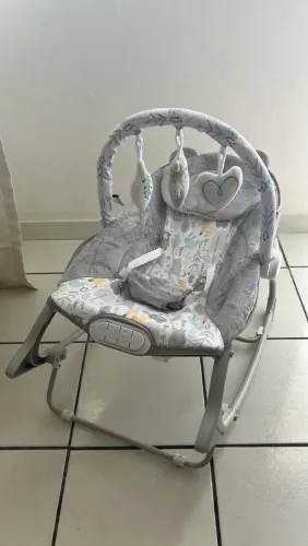 Vende-se cadeirinha de bebê