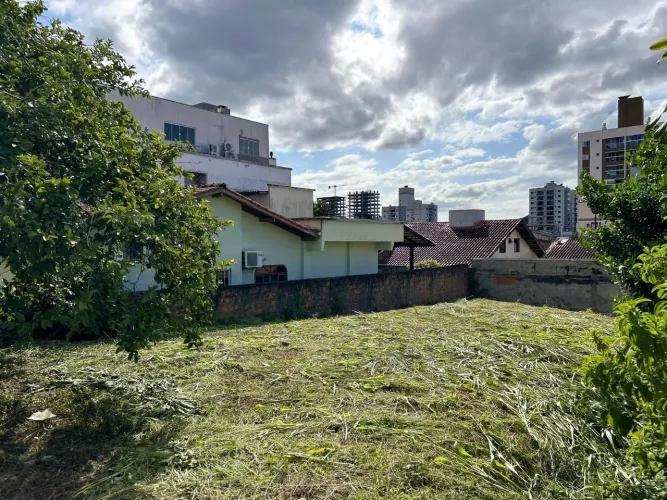 Alugo Terreno 312m² no Tabuleiro - Camboriú (Ideal para Pátio/Depósito)