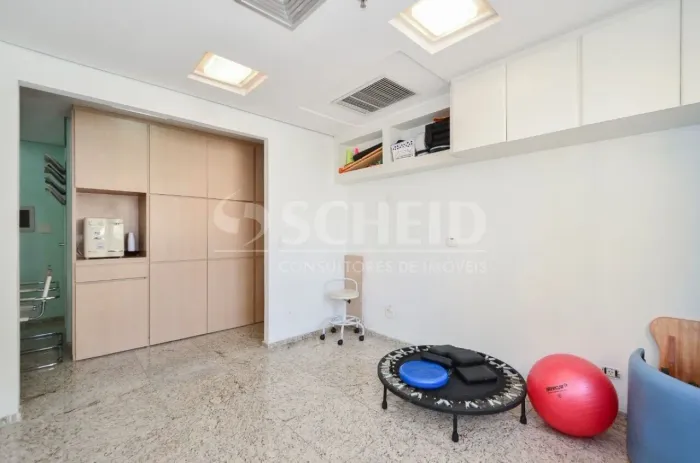 Sala Comercial dividida em 2 salas á Venda na Vila Olímpia com 40m², 2 vagas.