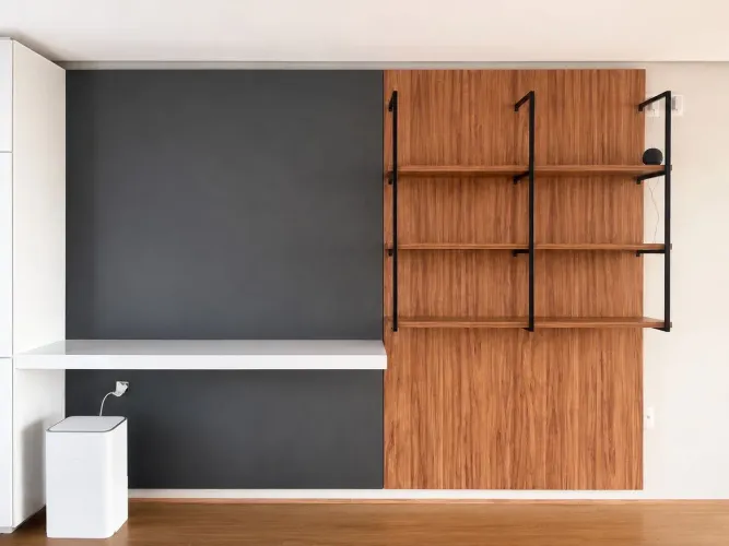 Painel com bancada