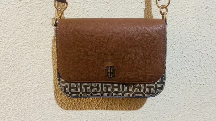 Bolsa Tommy Hilfiger tiracolo
